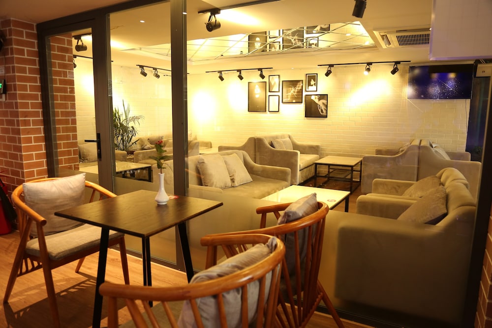 Hong Bao Thach Hotel 33/50