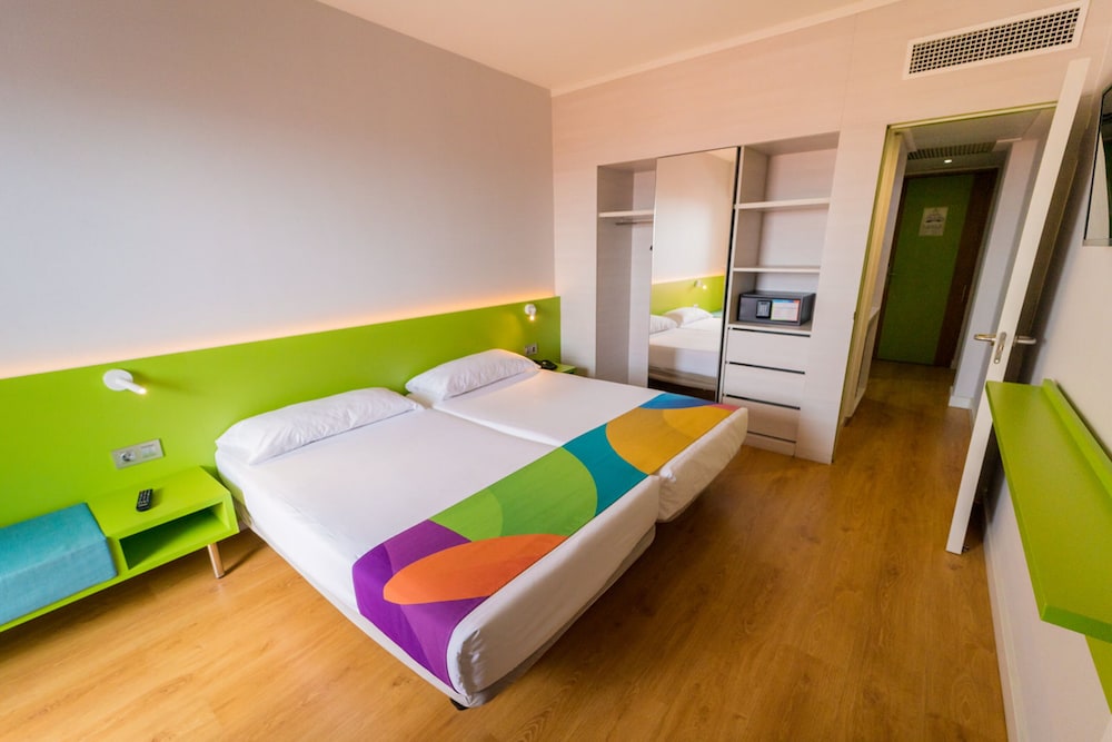 Paradise Park Fun Lifestyle Hotel 10/72