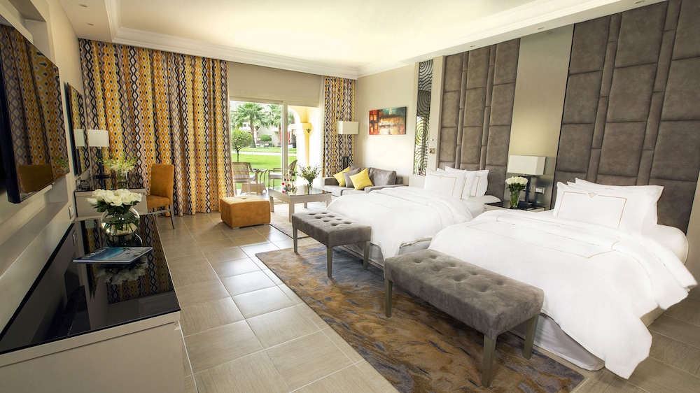DELUXE, TWIN BEDS