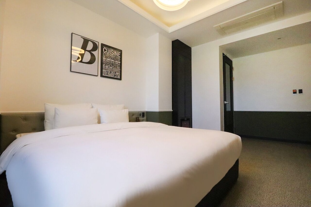 Hotel Marcher 27/76