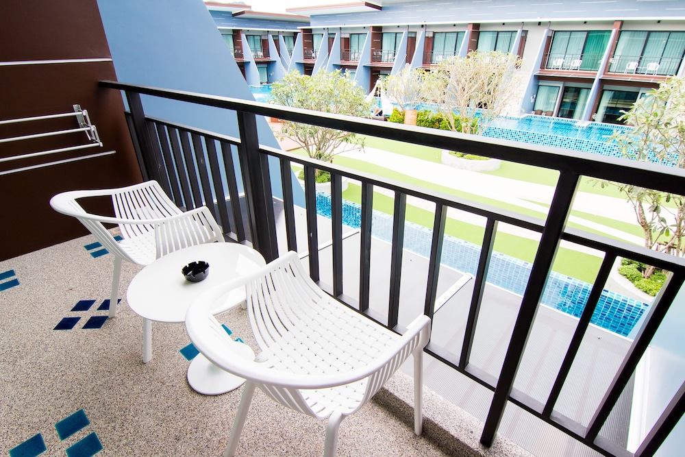 THE PHU BEACH HOTEL 50/65