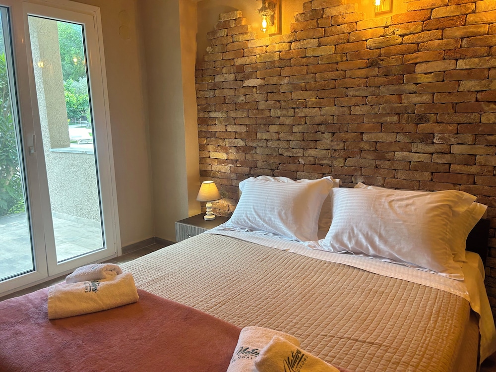 Natura Bungalows 8/50