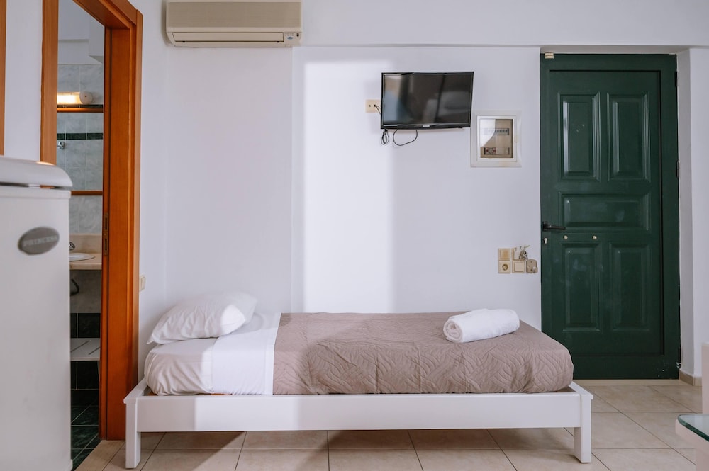 Dionysos Apartments And Studios 21/61