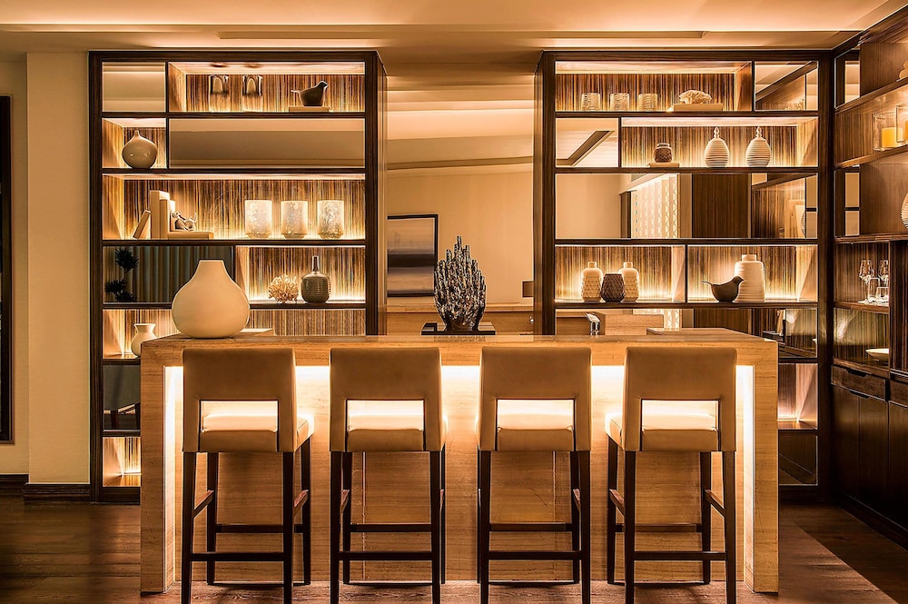Sheraton Grand Hotel Dubai 43/45