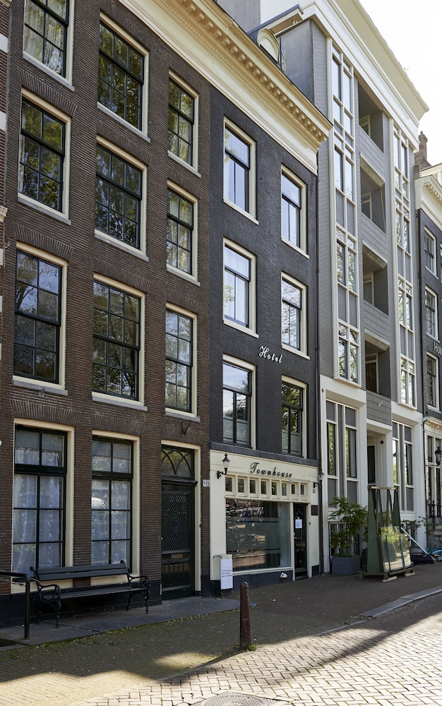 The Townhouse Hotel 26/32