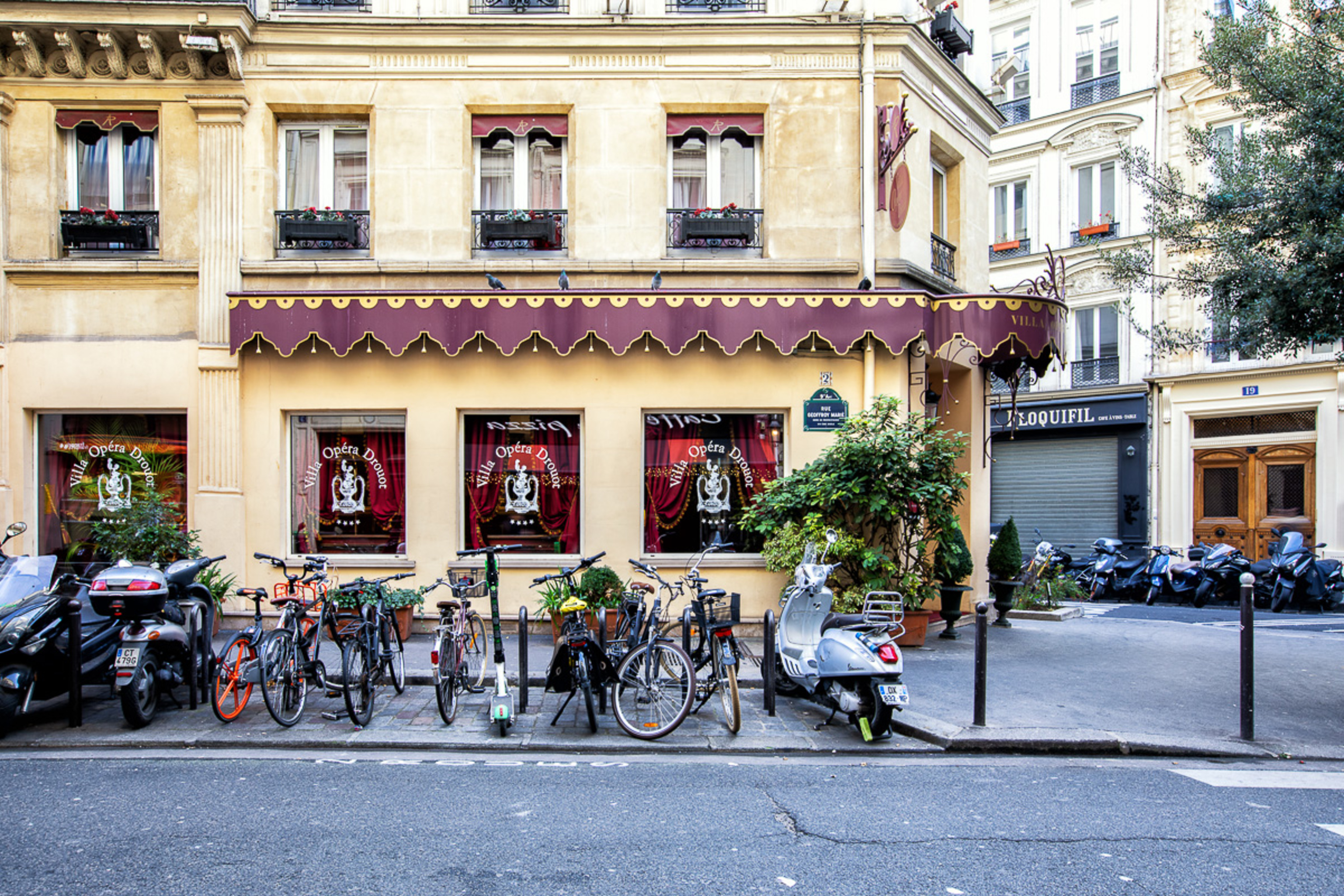 Le Monsieur by Sweett 4/38