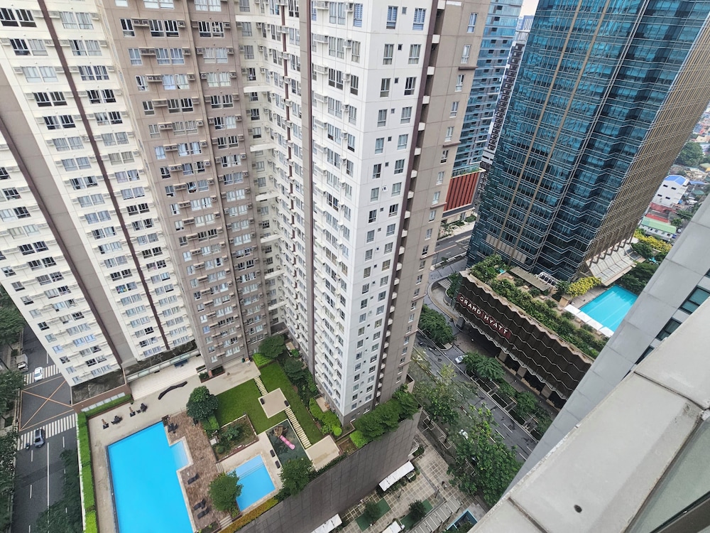 One Uptown Residence Bgc 2/50