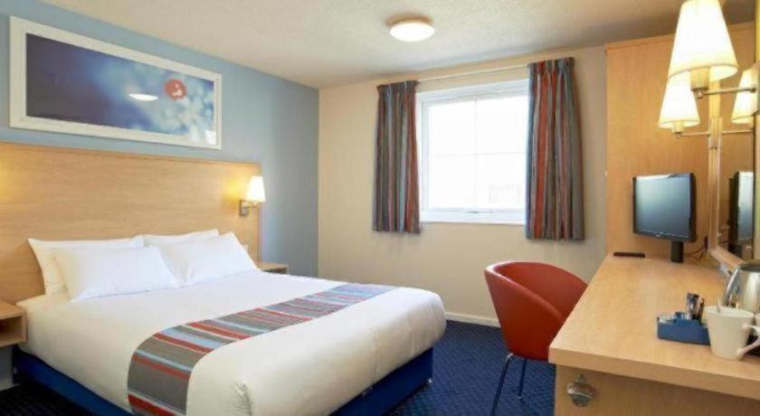 Travelodge Wakefield Woolley Edge M1 Northbound 13/20