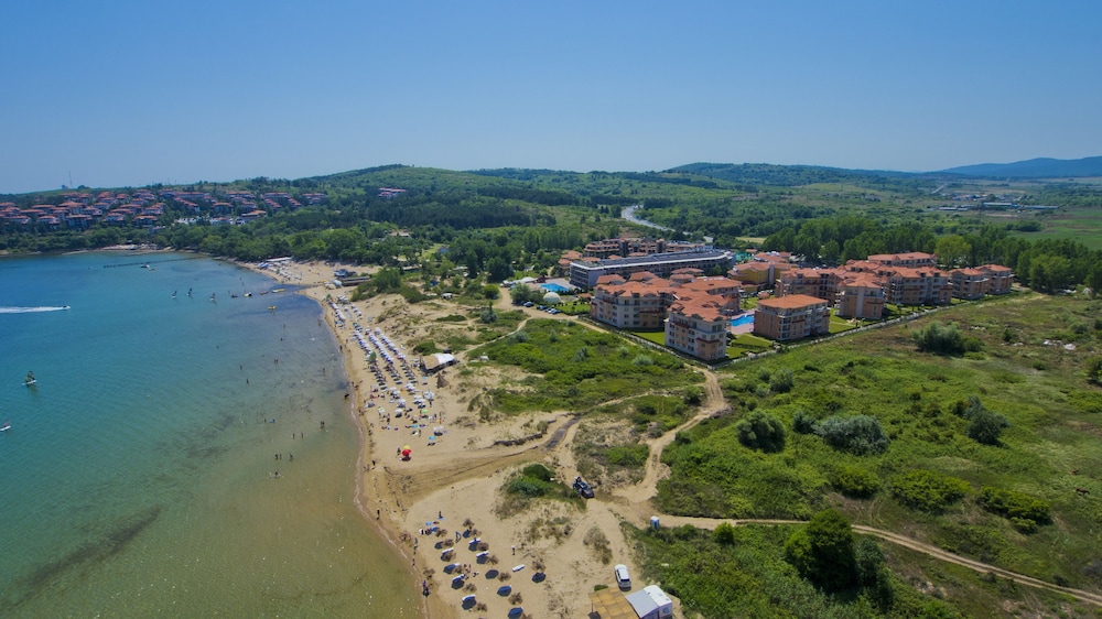 Hacienda Beach Resort 60/70