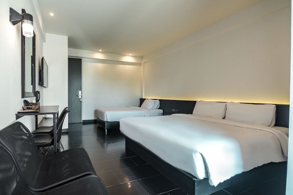 Isilver Hotel 16/63
