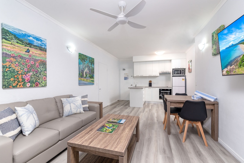 Coral Apartments 12/34