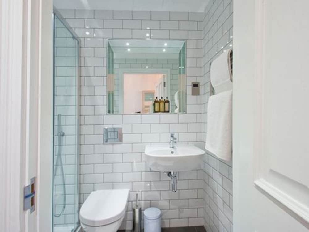 W12 ROOMS 52/58