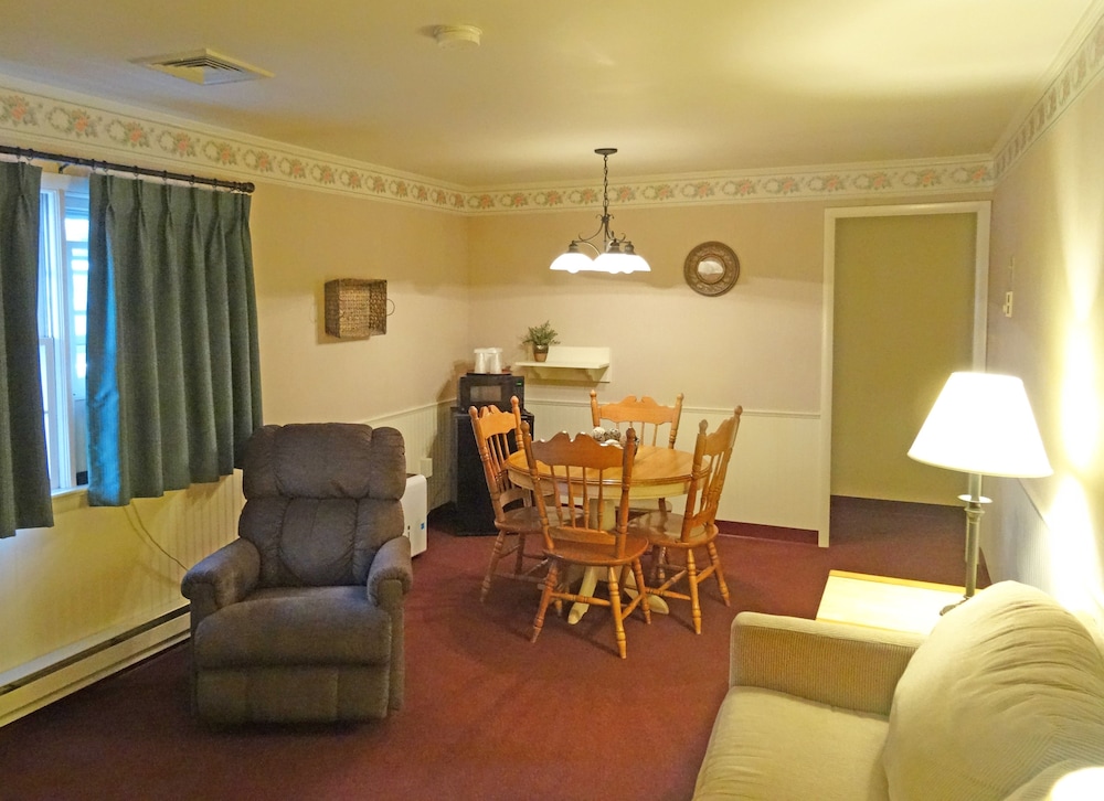 Amish Country Motel 33/52
