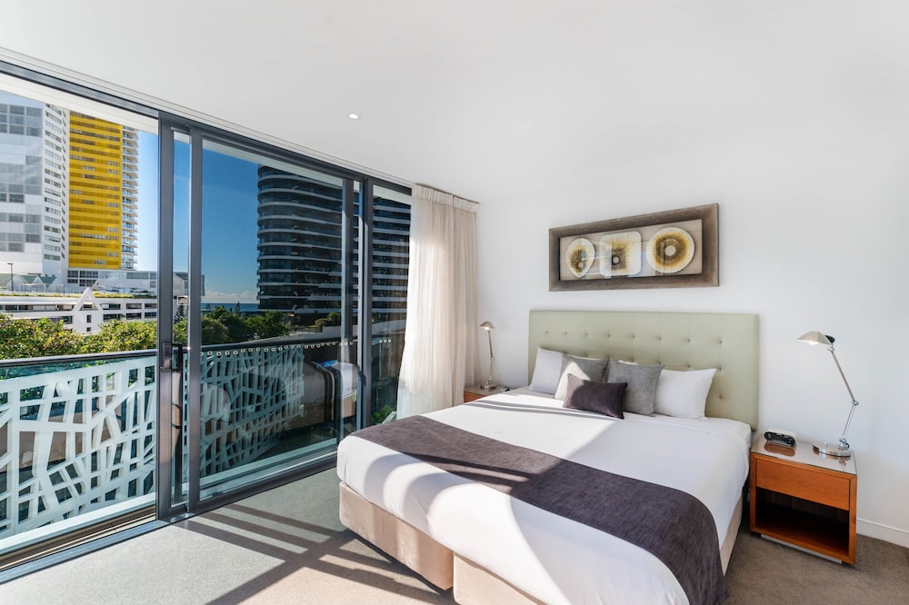 Peppers Broadbeach 13/68