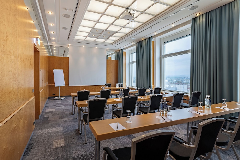 NYX Hotel Erfurt by Leonardo Hotels 66/72