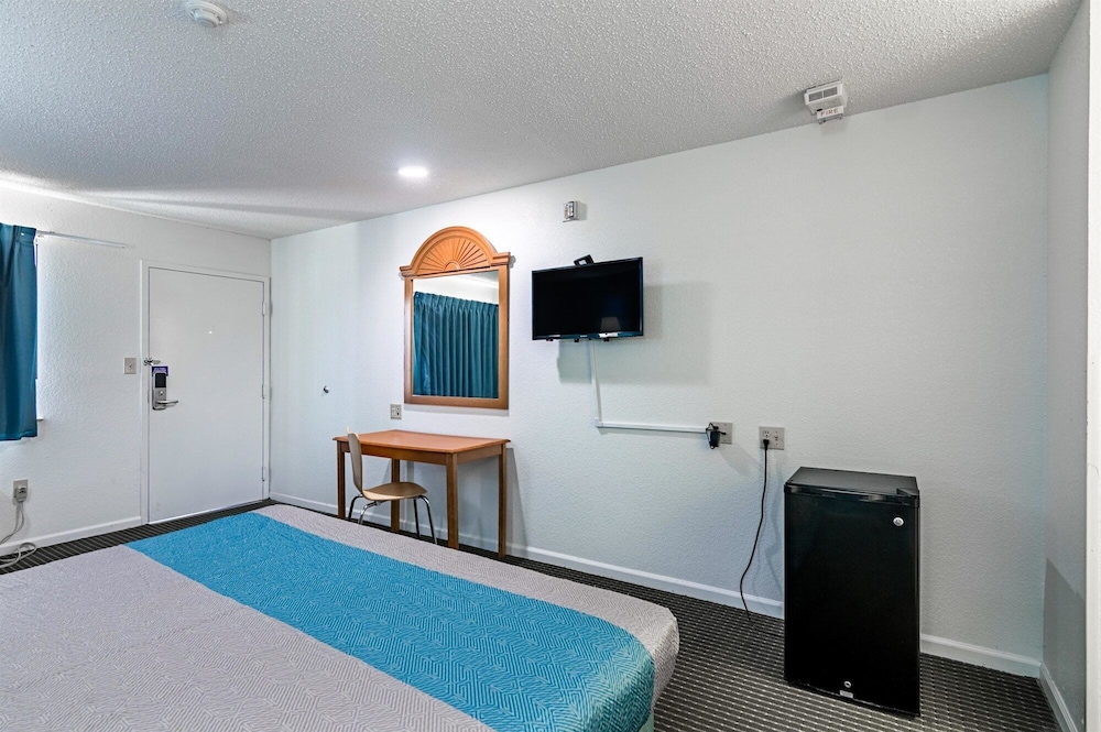 Motel6 Azle, TX 22/38