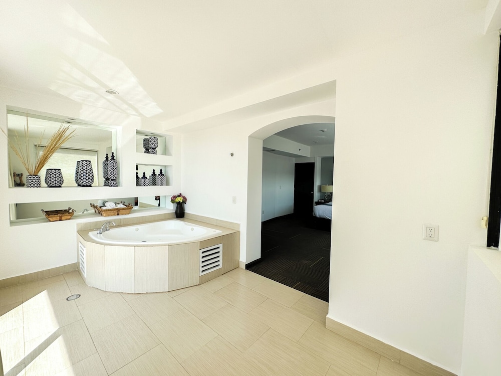 Hotel Stadium 6/50