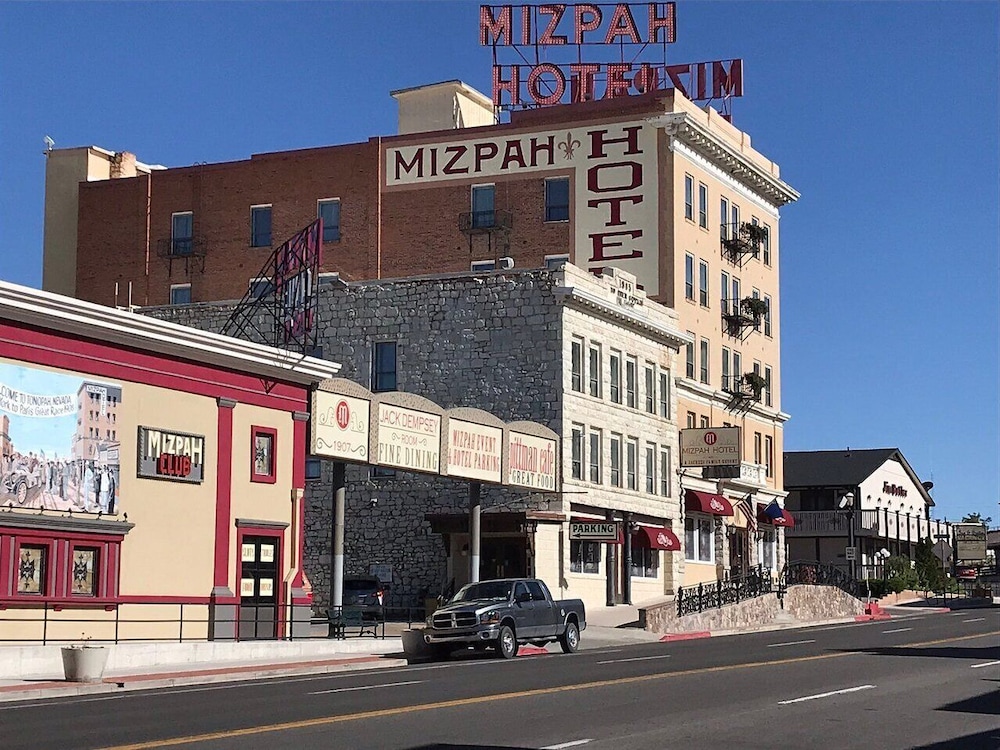 Mizpah Hotel 34/38
