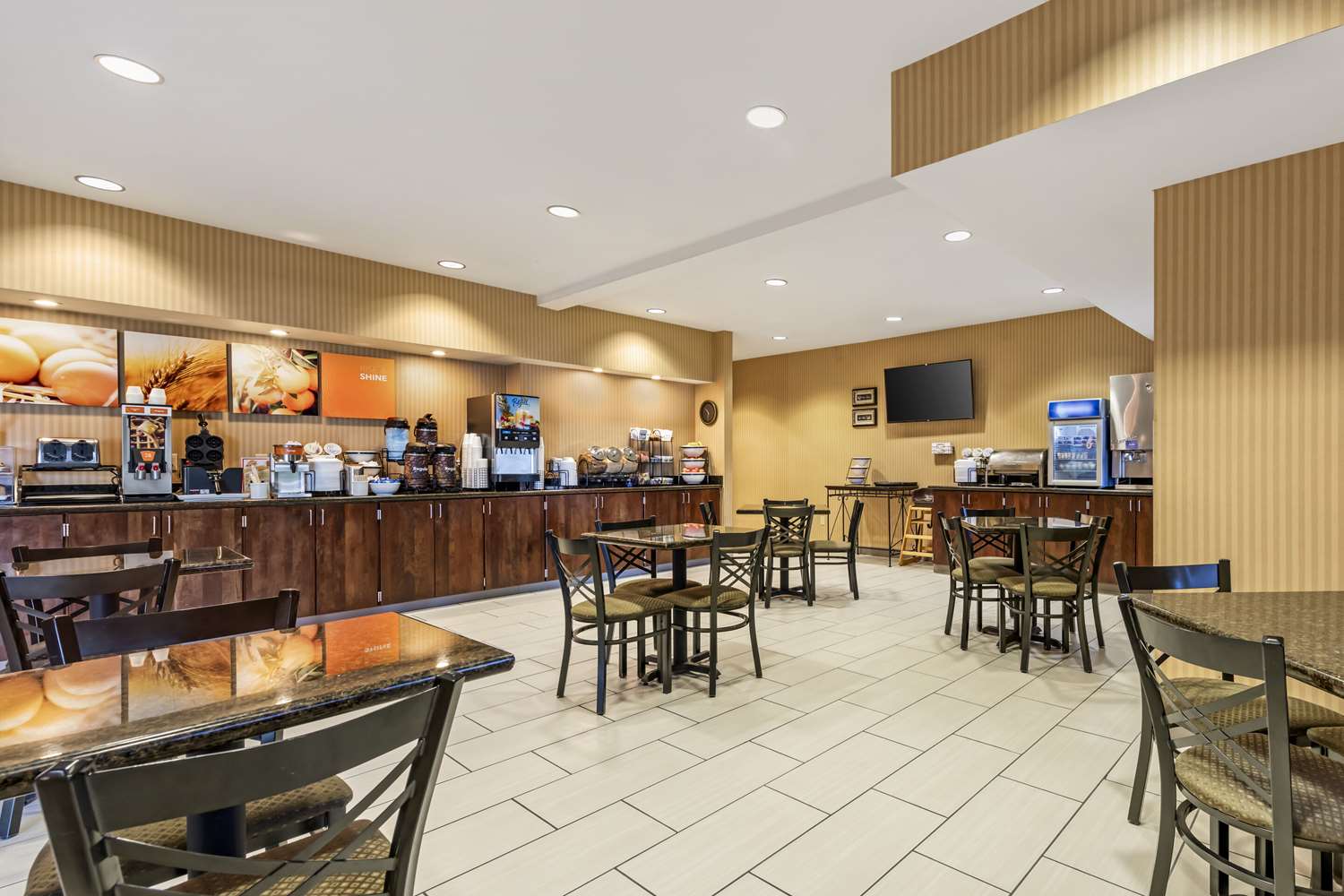 Comfort Inn Albert Lea at Trails Travel Center 30/42