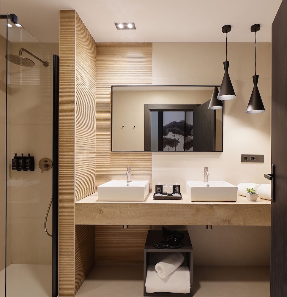 Nuvo Hotel Boutique 46/50