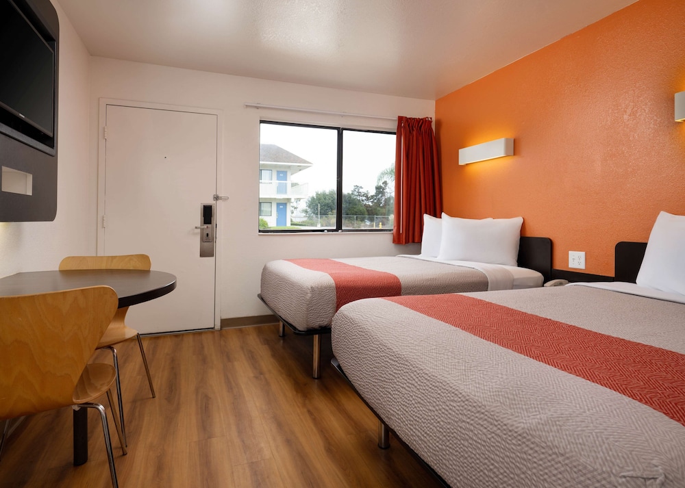 Motel6 Pismo Beach, CA 23/61
