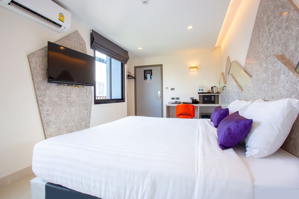 Spittze Hotel Pratunam 12/50