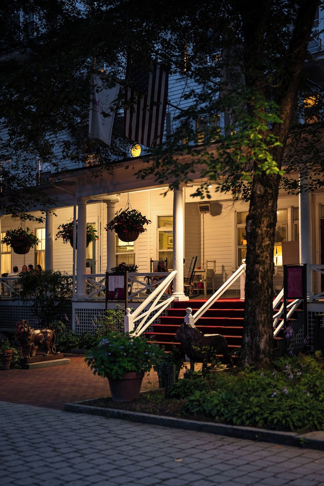 The Red Lion Inn 3/47