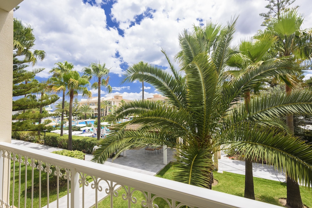 Playa Garden Selection Hotel & Spa 66/69
