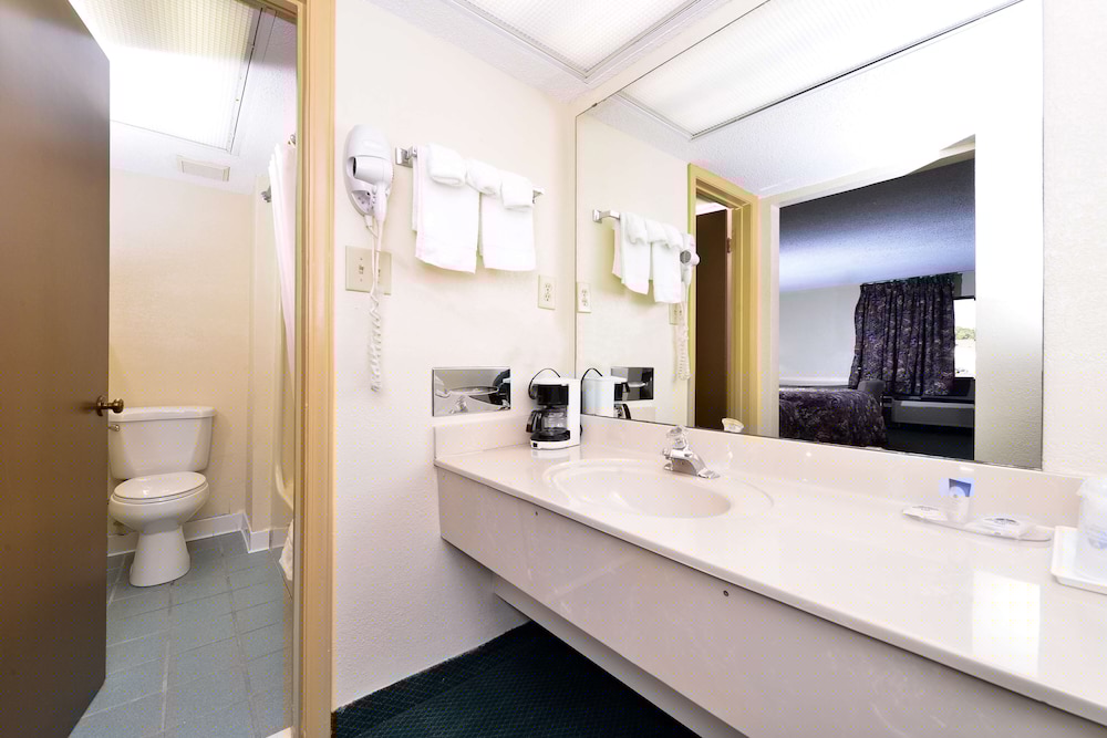 Americas Best Value Inn Bishopville 12/21