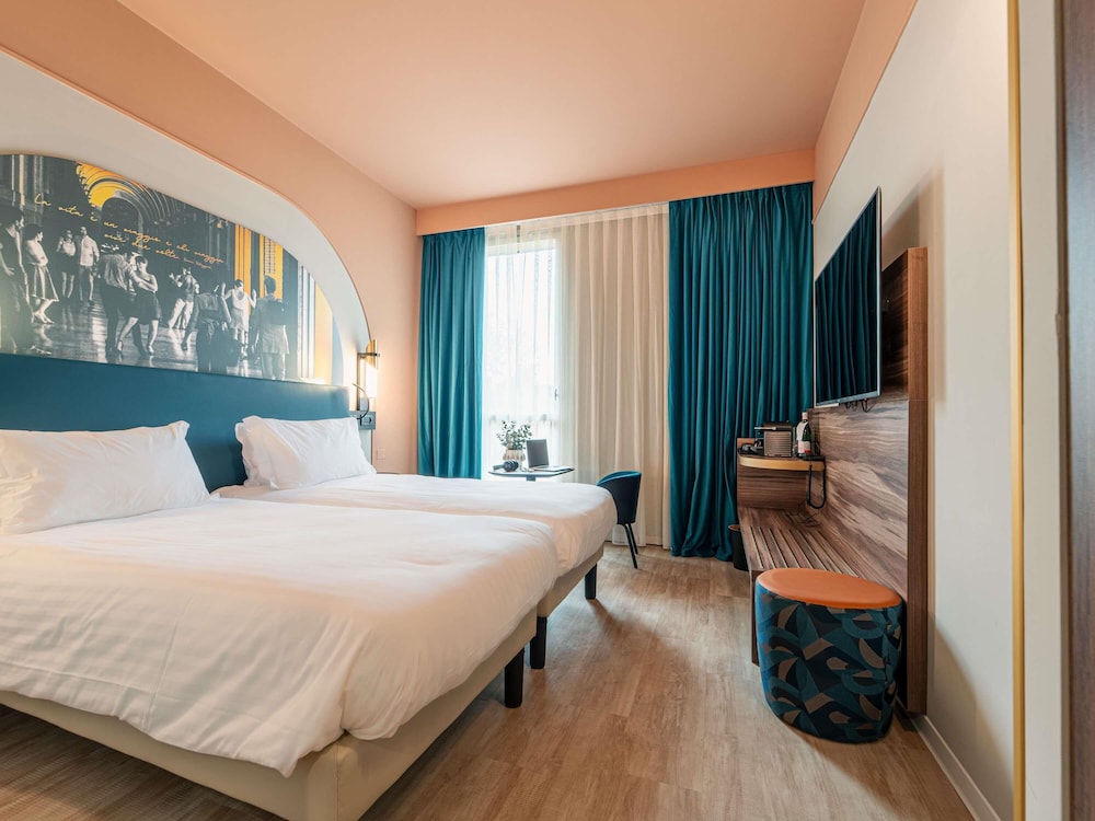 MERCURE BOLOGNA CENTRO 25/72