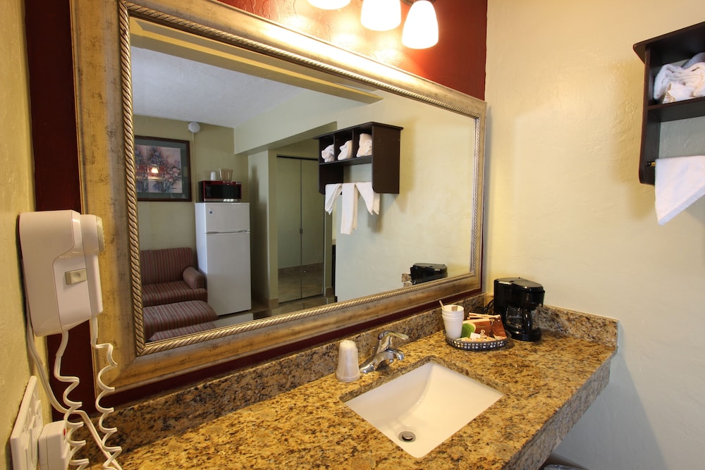 Oceans Beach Resort Suites 48/67