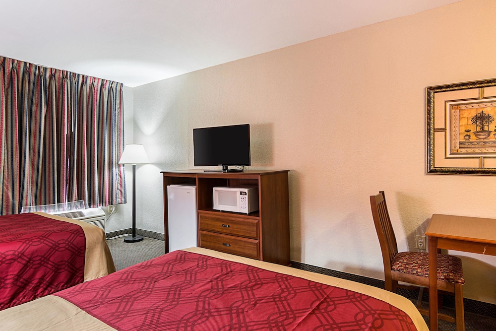 غرفة قياسية بسريرين مزدوجين للمدخنين، Econo Lodge Andrews Air Force Base 3/4