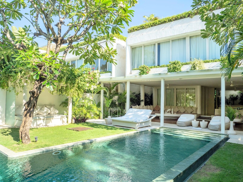Eden the Residence at the Sea 4/64