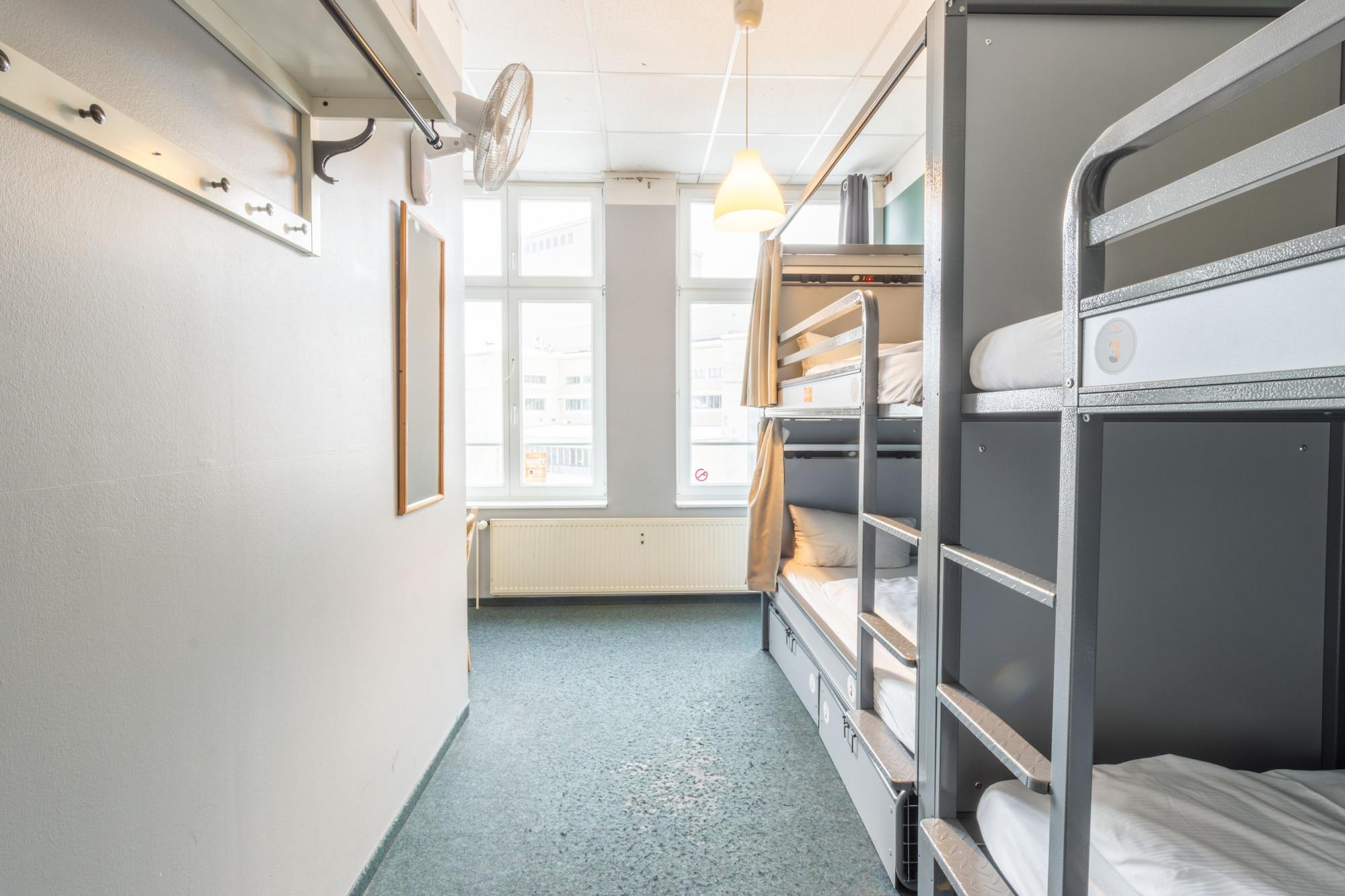 Private, 6 Beds, Shared Bathroom
