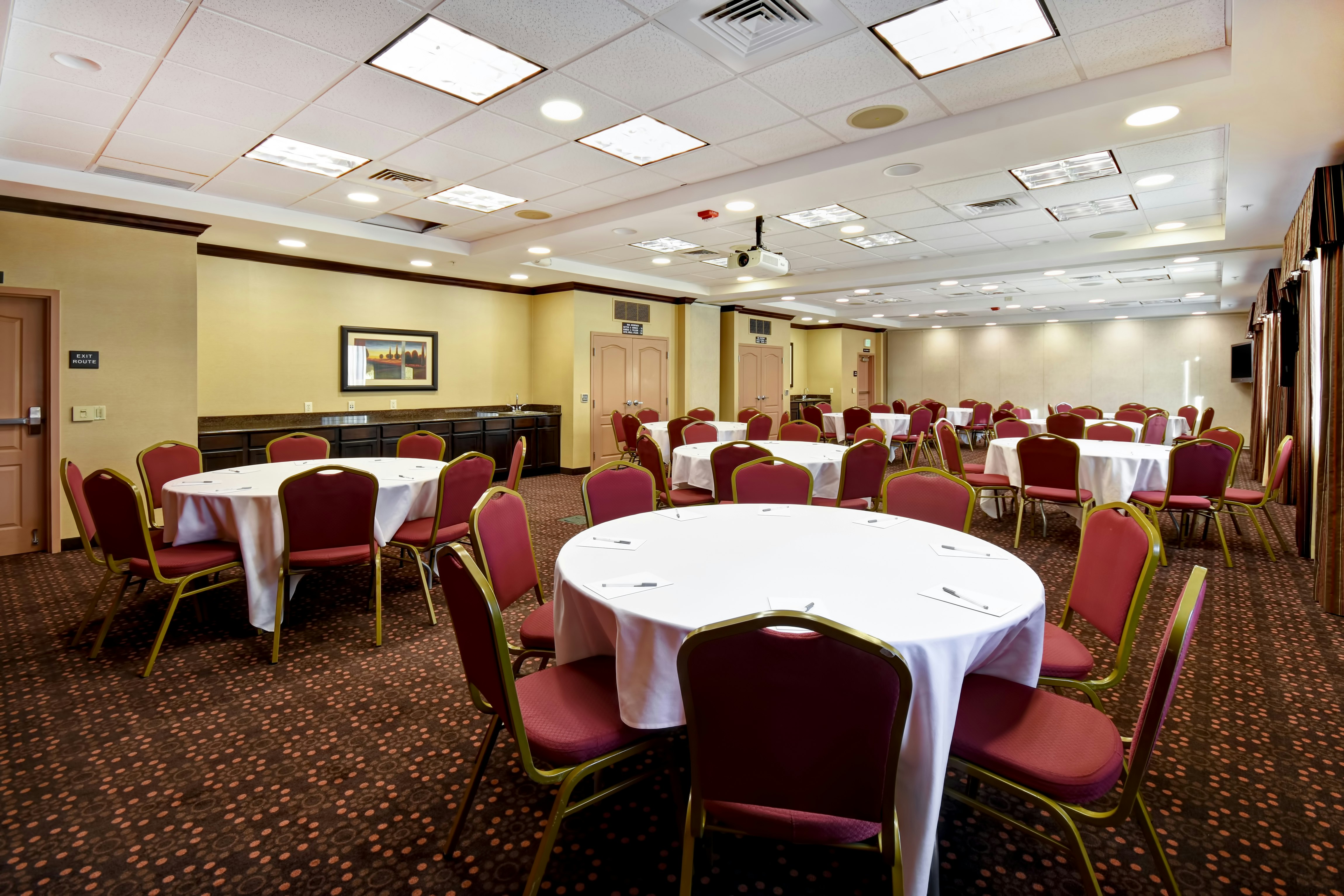 Hampton Inn And Suites Folsom 34/50