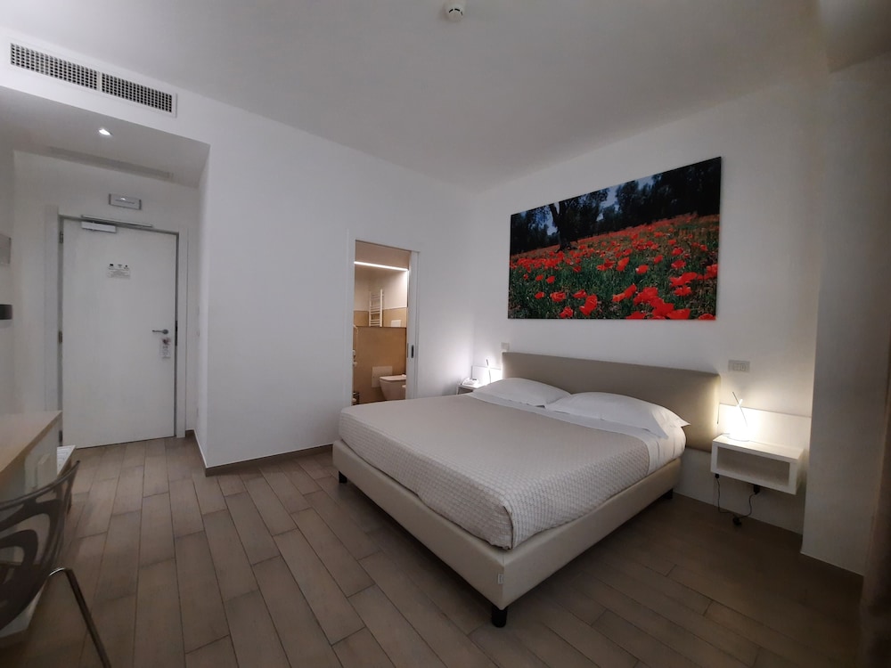 EST HOTEL 21/65