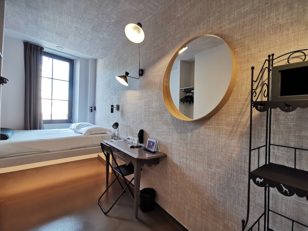 7Art Hotel 43/75