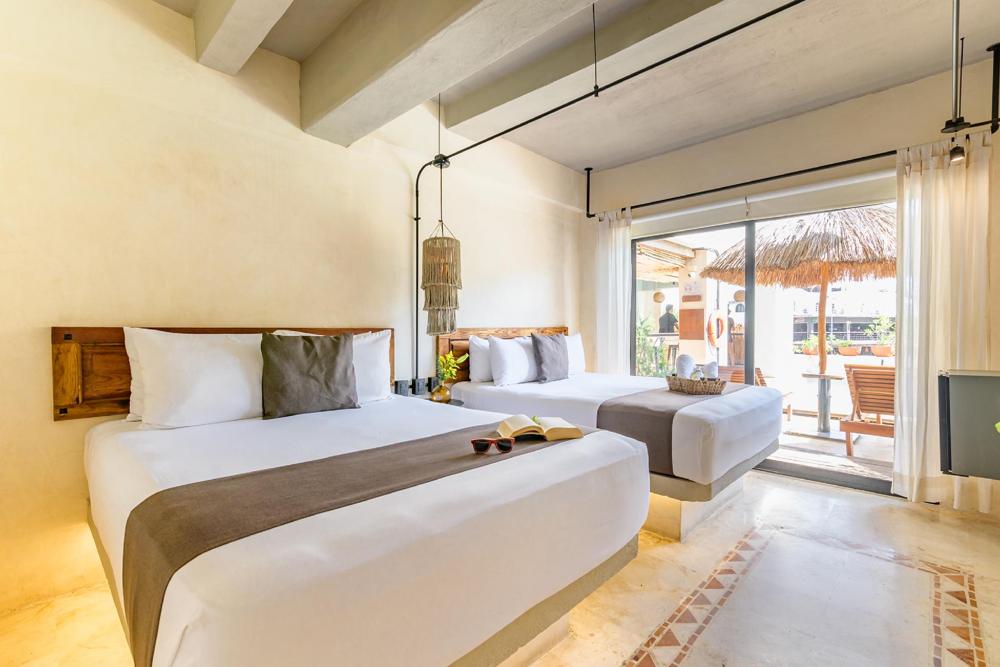 Superior, Double Bed, Pool Side