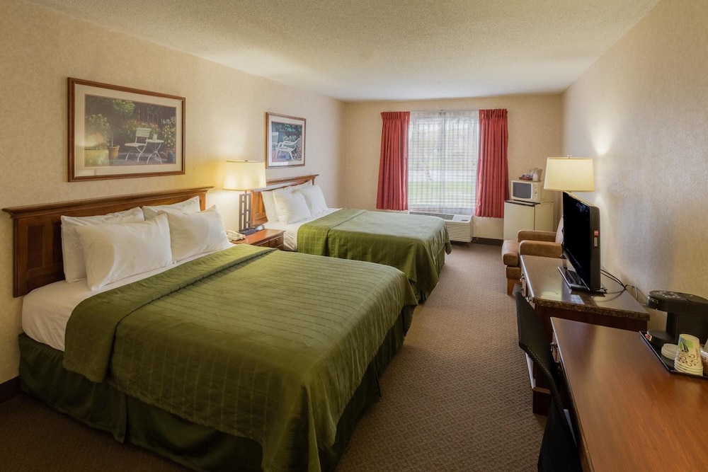 Coshocton Village Inn and Suites 13/68