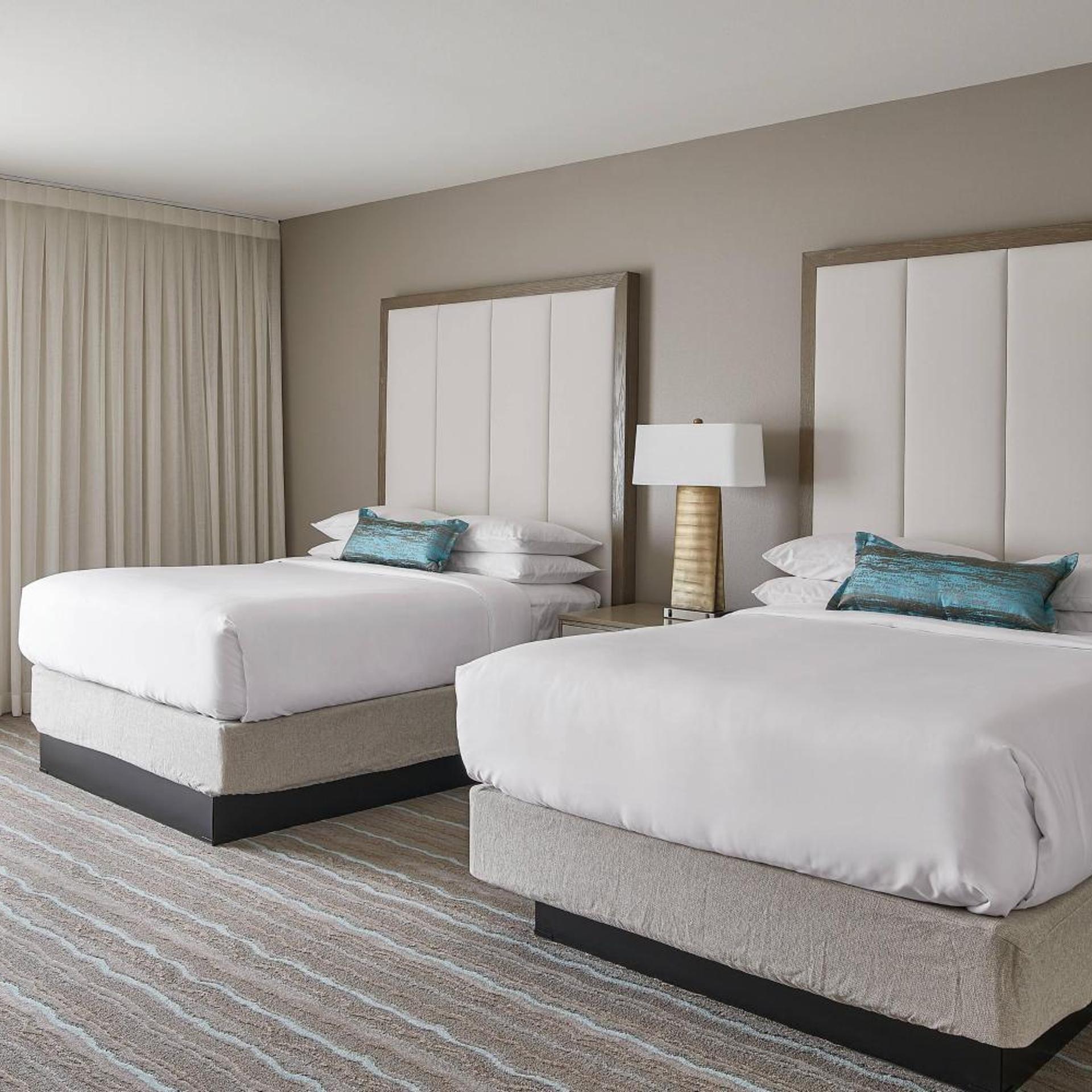 Room, Queen Bed, Balcony