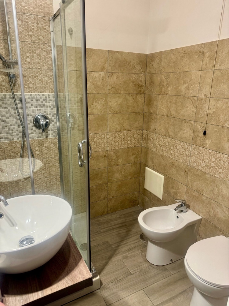 Hotel Santuario Pompei 50/50