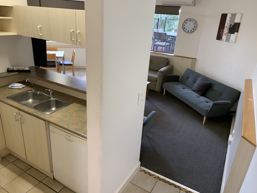 Tiki Hotel Apartments Surfers Paradise 39/71