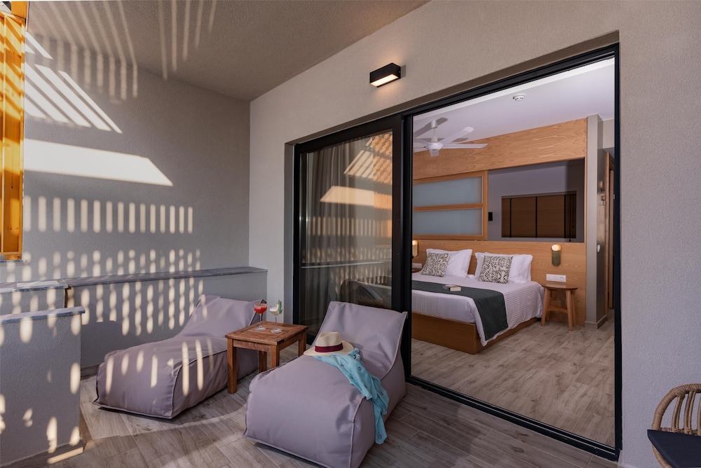 Georgioupolis Suites 24/71