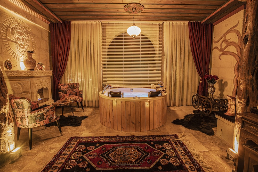 HISTORICAL GOREME HOUSE 33/65