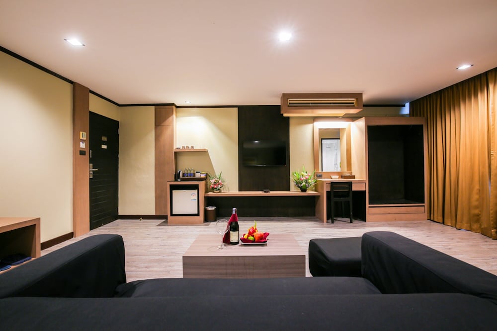 Bangkok Inter Place Hotel 45/72