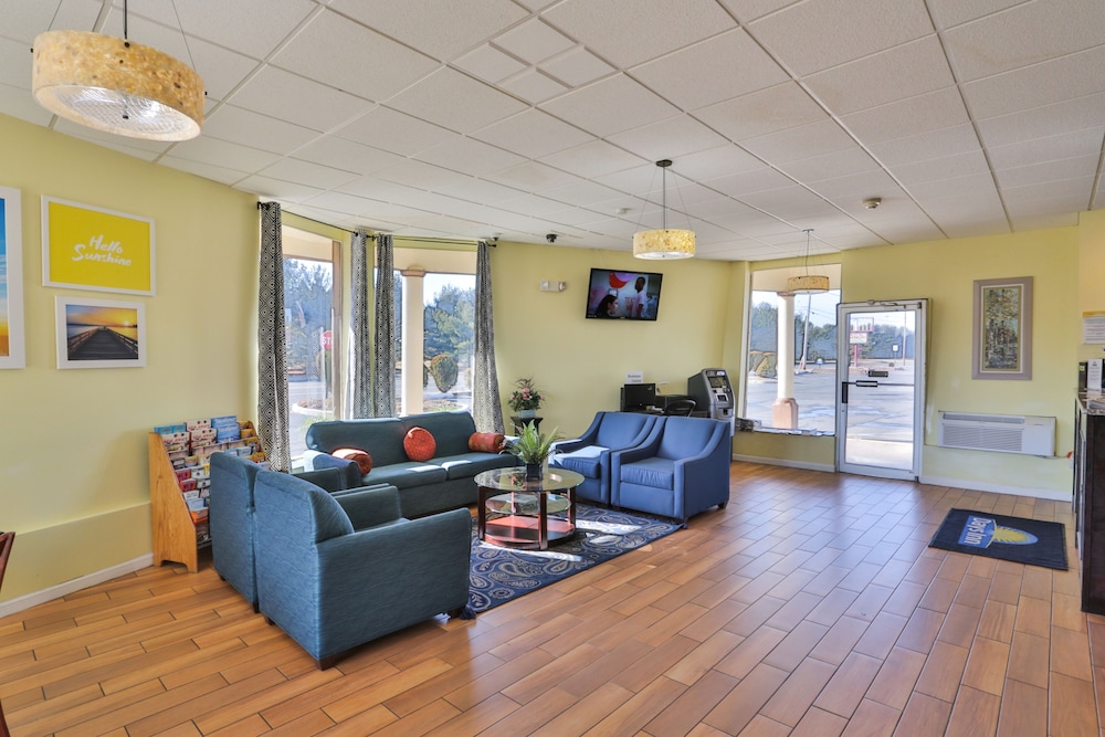 Days Inn by Wyndham Wrightstown 33/50