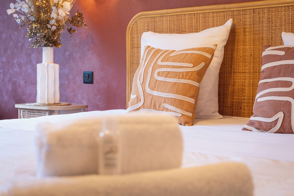 Brit Hotel Bourges L Olympia 32/54