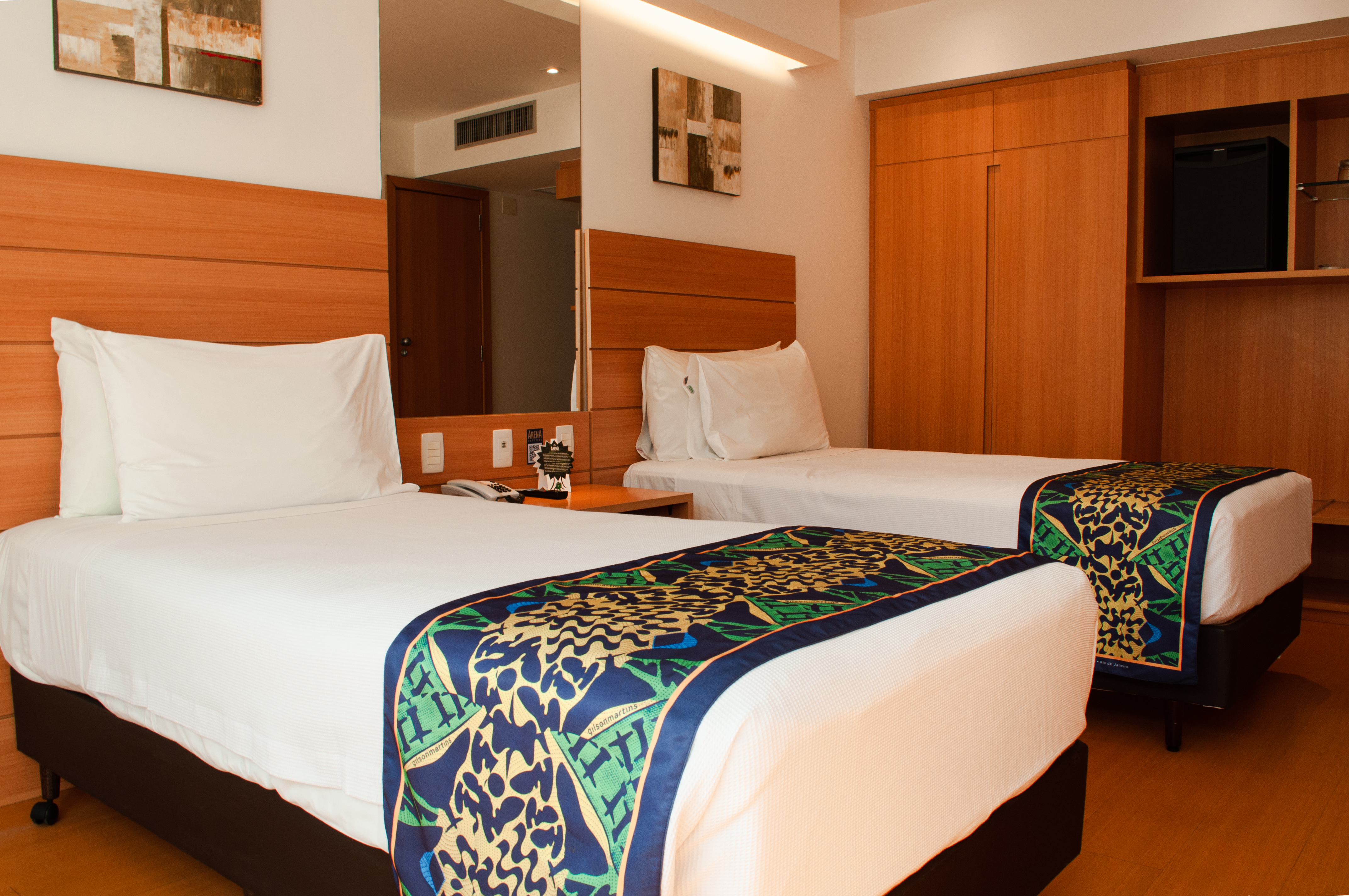 Superior, Twin Beds, Side Sea View