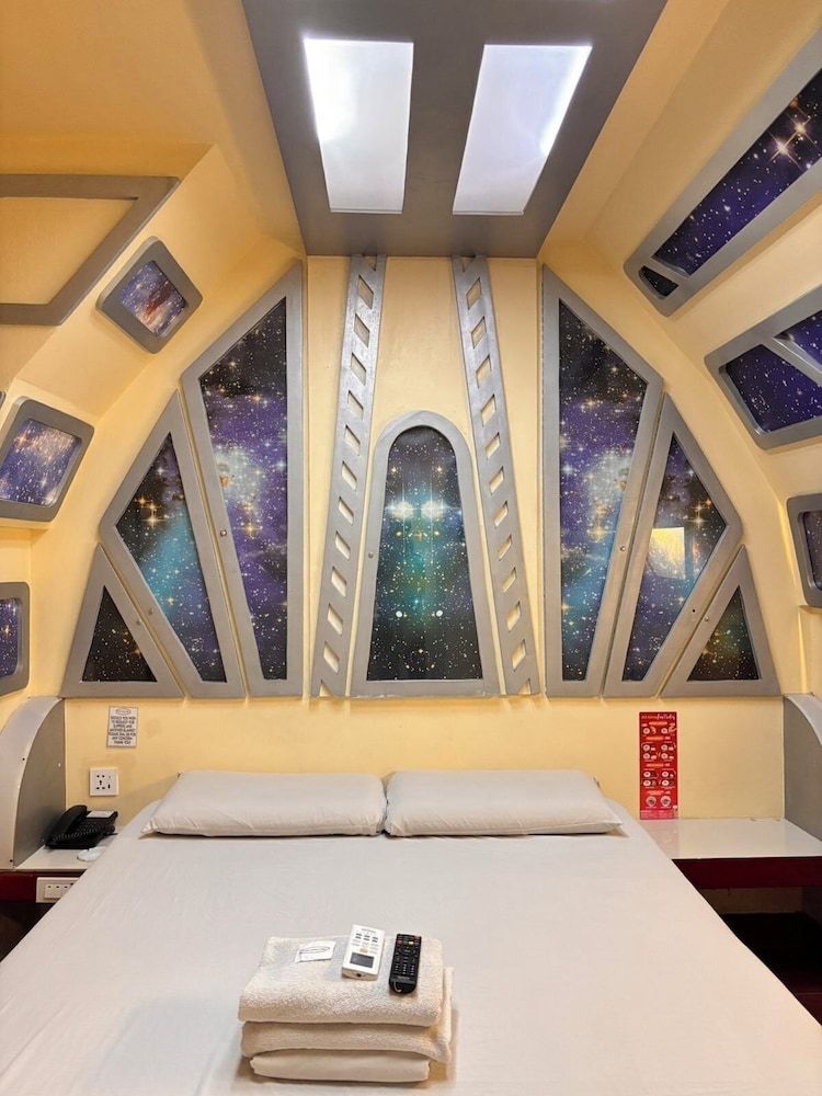Astrotel Cubao 3/49