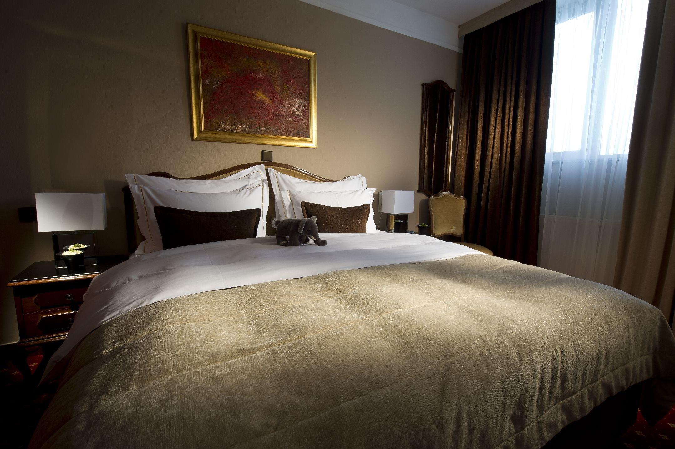 Suite, 2 King Beds, Two Story, Living Area, Ground Floor